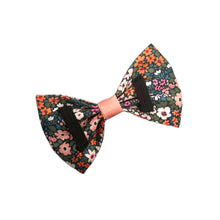 Lade das Bild in den Galerie-Viewer, Flower Field - Bow