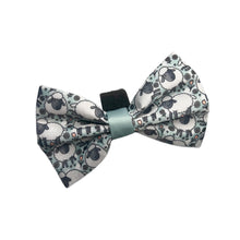 Lade das Bild in den Galerie-Viewer, Bert das Schaf - Bow