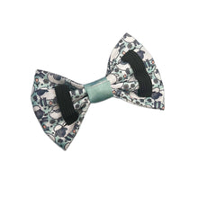 Lade das Bild in den Galerie-Viewer, Bert das Schaf - Bow