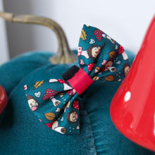 Lade das Bild in den Galerie-Viewer, Happy Shroomy - Bow