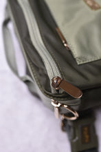Lade das Bild in den Galerie-Viewer, ALL IN Walking Bag - Olive