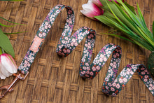 Lade das Bild in den Galerie-Viewer, Flower Field - Leine