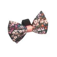 Lade das Bild in den Galerie-Viewer, Flower Field - Bow