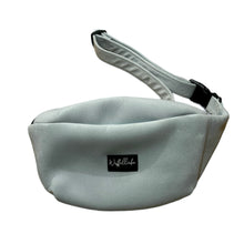 Lade das Bild in den Galerie-Viewer, Dog Walking Bag . Light Green