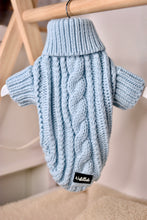 Lade das Bild in den Galerie-Viewer, Cosy Jumper - Baby Blue