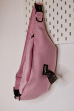 Lade das Bild in den Galerie-Viewer, Dog Walking Bag - Lilac