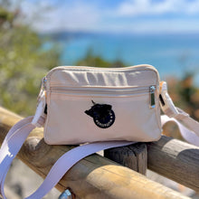 Lade das Bild in den Galerie-Viewer, Dog Walking Bag - Creme