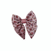 Lade das Bild in den Galerie-Viewer, Enchanted Flutter - Bow / Sailor Bow
