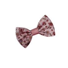 Lade das Bild in den Galerie-Viewer, Enchanted Flutter - Bow / Sailor Bow
