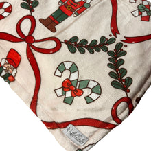 Lade das Bild in den Galerie-Viewer, Nutcracker Elegance - VORBESTELLUNG
