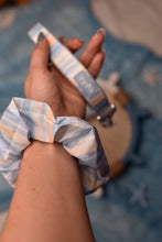Lade das Bild in den Galerie-Viewer, Coastal Breeze - Scrunchie
