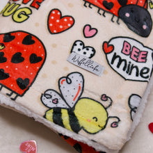 Lade das Bild in den Galerie-Viewer, Be my Love Bug - Kuscheldecke
