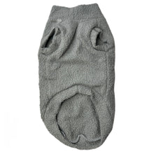 Lade das Bild in den Galerie-Viewer, Teddy Jumper - hellgrau

