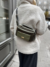 Lade das Bild in den Galerie-Viewer, ALL IN Walking Bag - Olive
